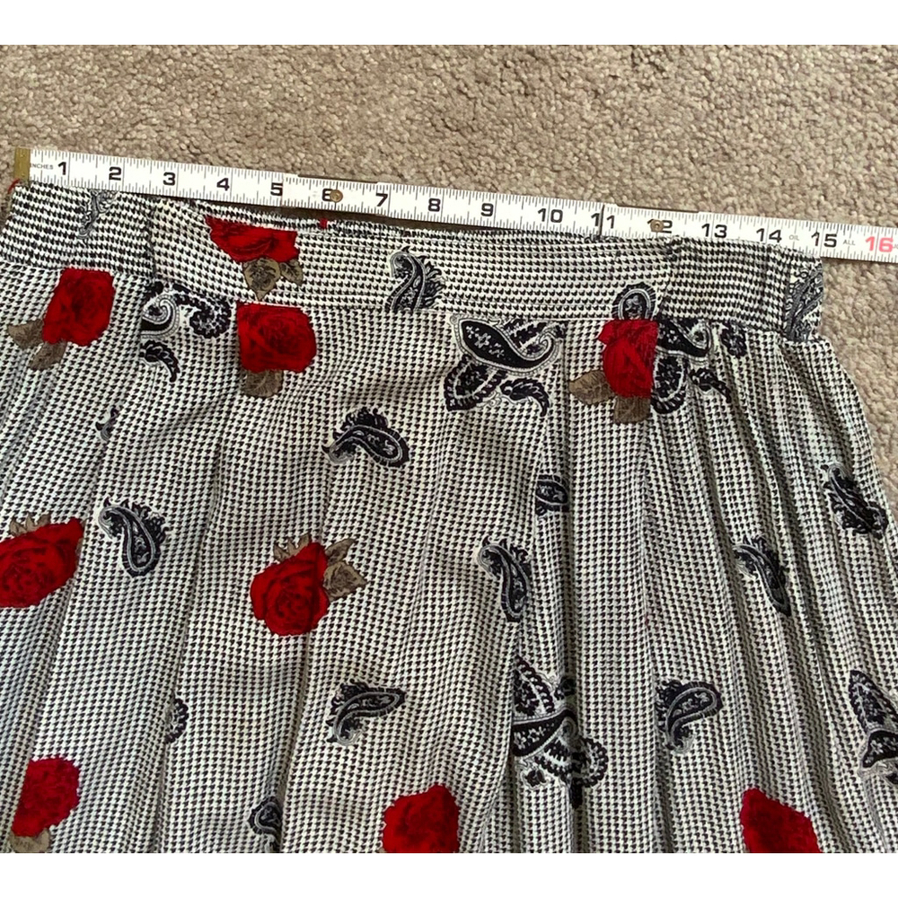 Chaus Pleated Skirt 14 Black Red Floral Elastic Waist Pockets‎ Romantic Coquette - Picture 8 of 16